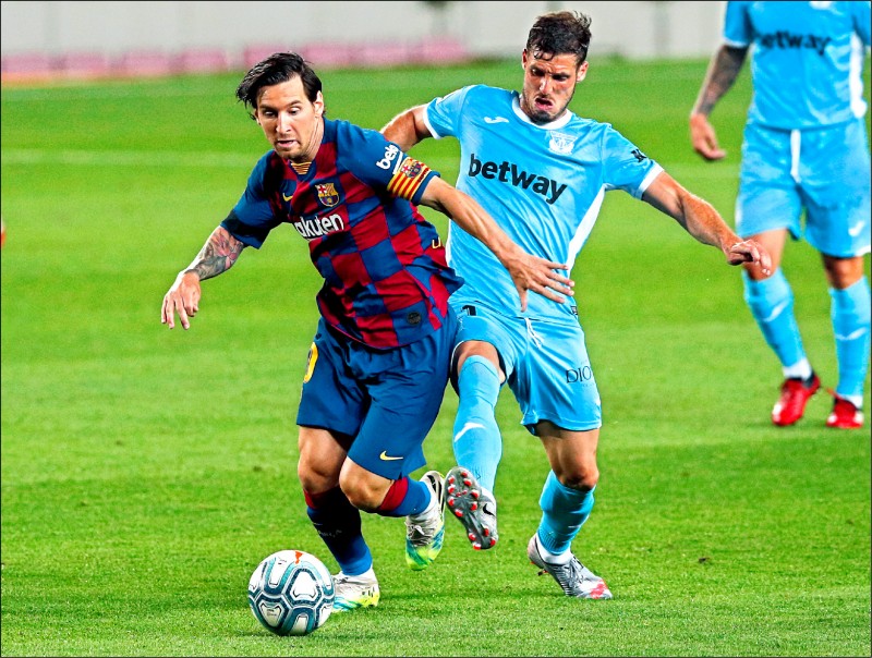 半场战报：科隆0-0圣保利